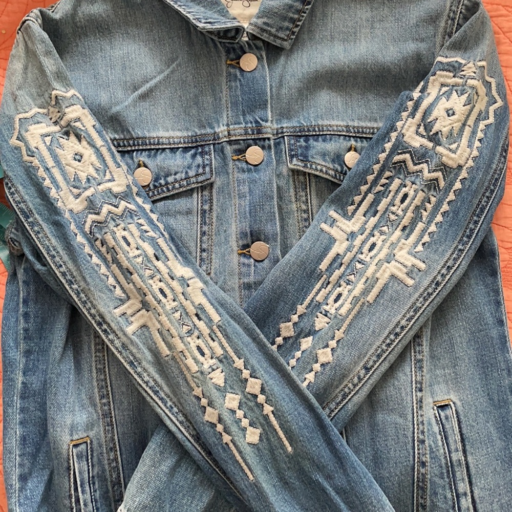 Embroidered Denim Jacket - Picture 4 of 5